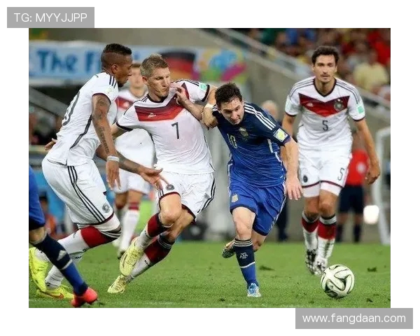 2010年世界杯决赛西班牙与荷兰加时赛的激烈对抗与历史时刻回顾 2010年世界杯决赛西班牙与荷兰加时赛的激烈对抗与历史时刻回顾