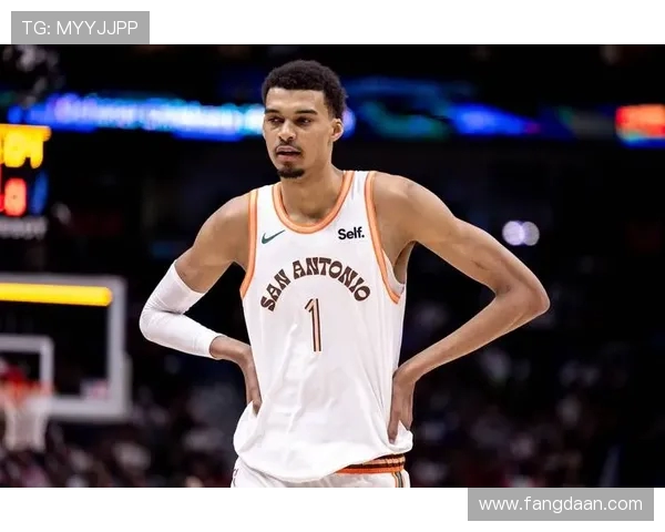 NBA灰熊对阵鹈鹕精彩直播回顾与赛后分析全景呈现 NBA灰熊对阵鹈鹕精彩直播回顾与赛后分析全景呈现