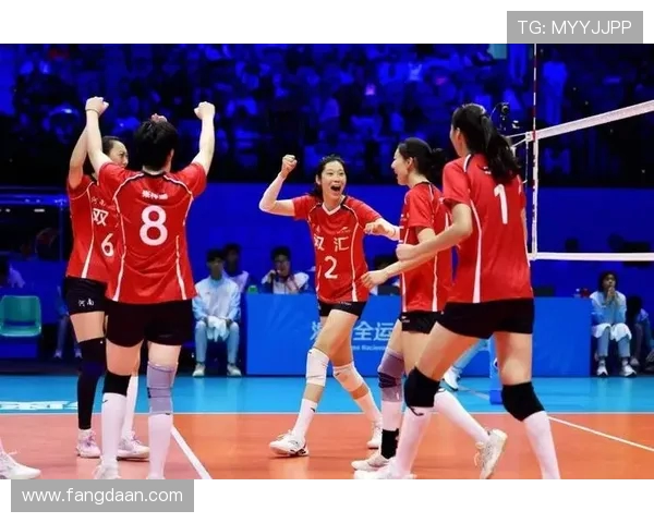 八一女排迎战河南队全力争胜展现巾帼风采与拼搏精神