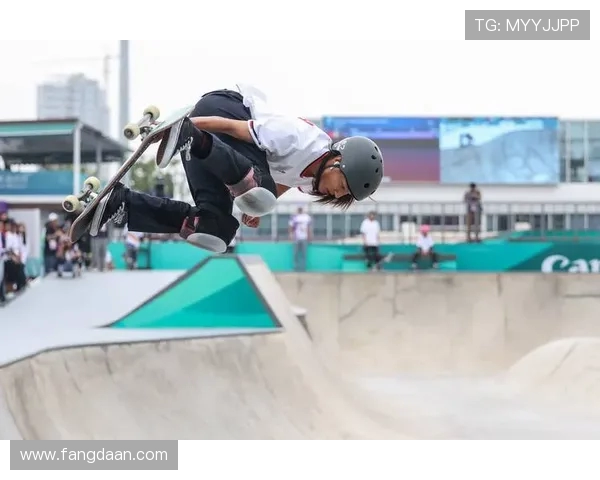 杭州极限运动队在滑板精英赛中以56分稳居积分榜首位